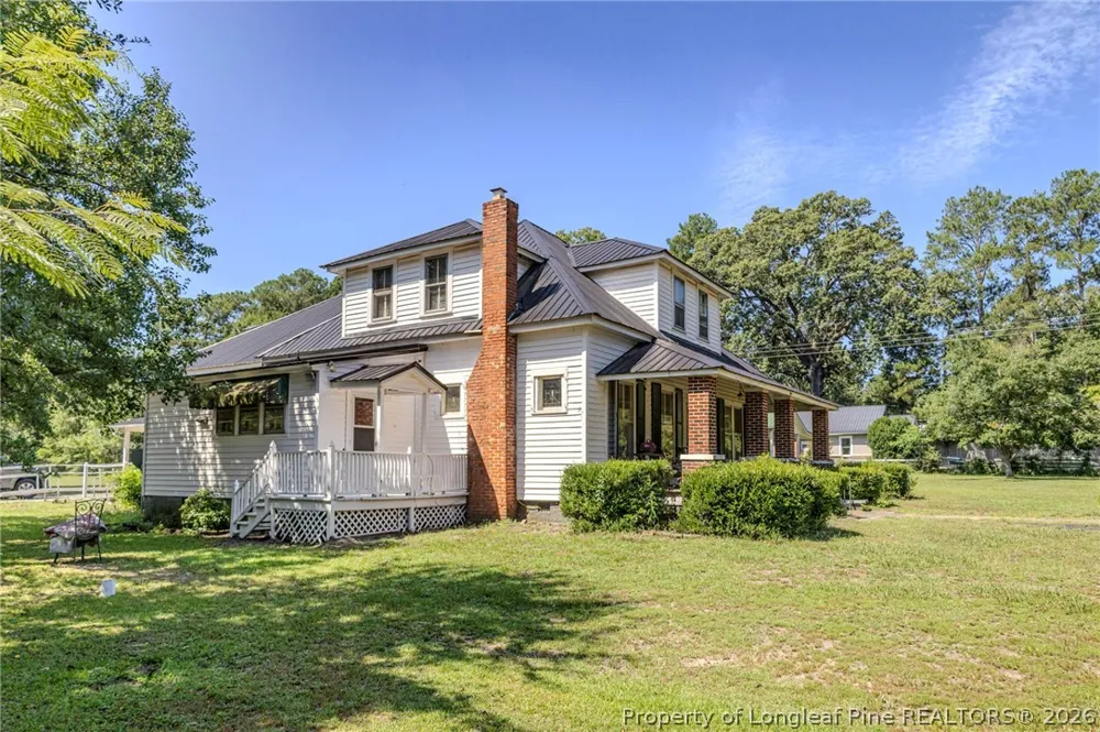 602 E Gertrude Street Fairmont, NC 28340