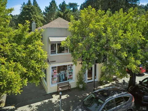 34 Sunnyside Avenue
