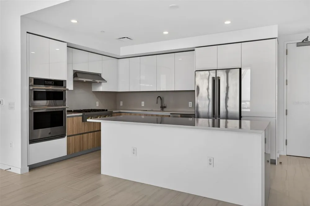 400 CENTRAL AVENUE #3706 St Petersburg, FL 33701