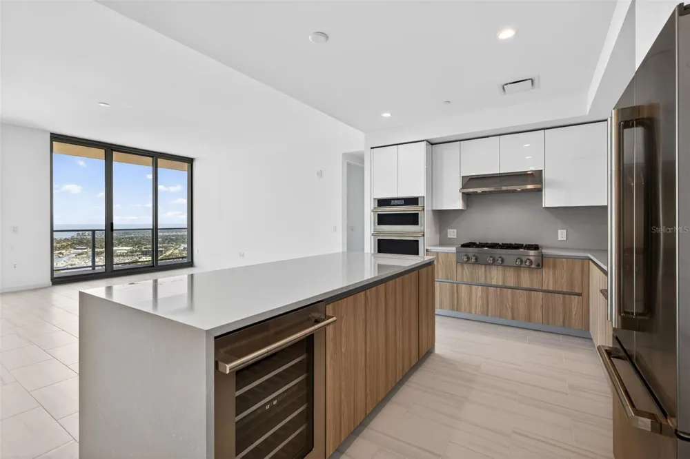 400 CENTRAL AVENUE #3706 St Petersburg, FL 33701