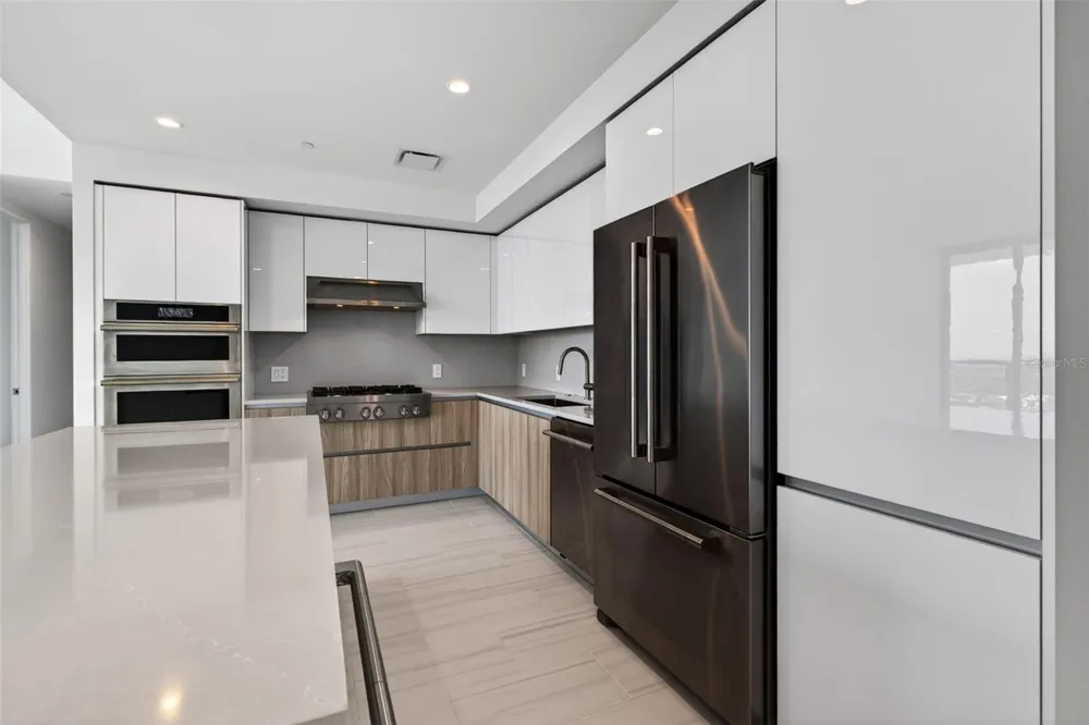 400 CENTRAL AVENUE #3706 St Petersburg, FL 33701