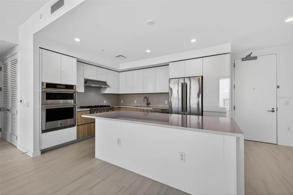 400 CENTRAL AVENUE #3706 St Petersburg, FL 33701