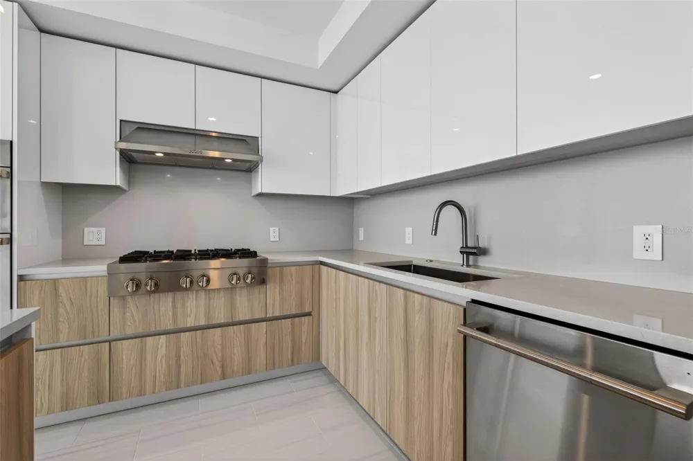 400 CENTRAL AVENUE #3706 St Petersburg, FL 33701