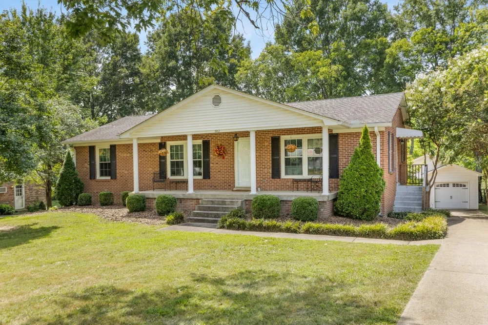 682 Midway St Lewisburg, TN 37091