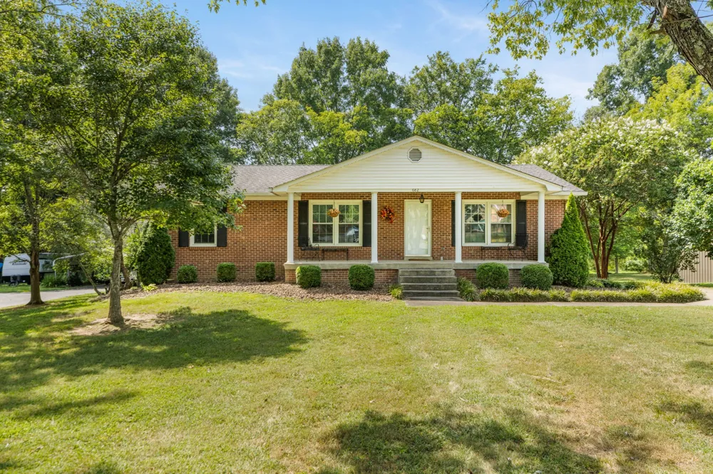 682 Midway St Lewisburg, TN 37091