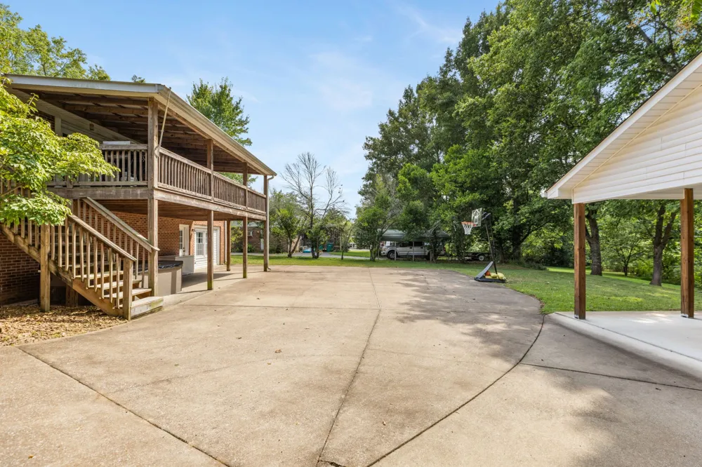 682 Midway St Lewisburg, TN 37091