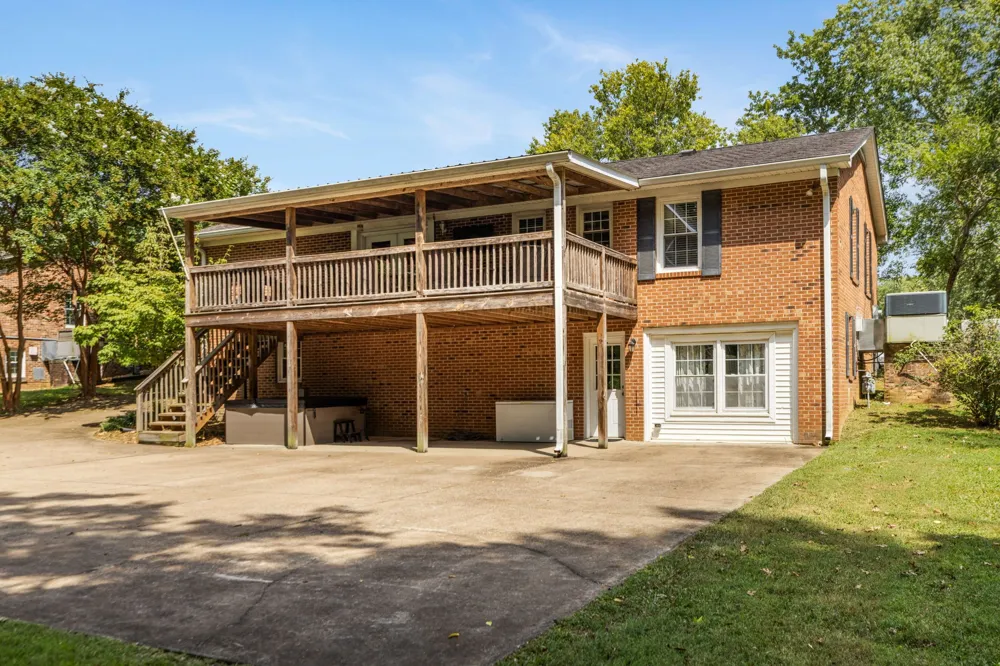 682 Midway St Lewisburg, TN 37091