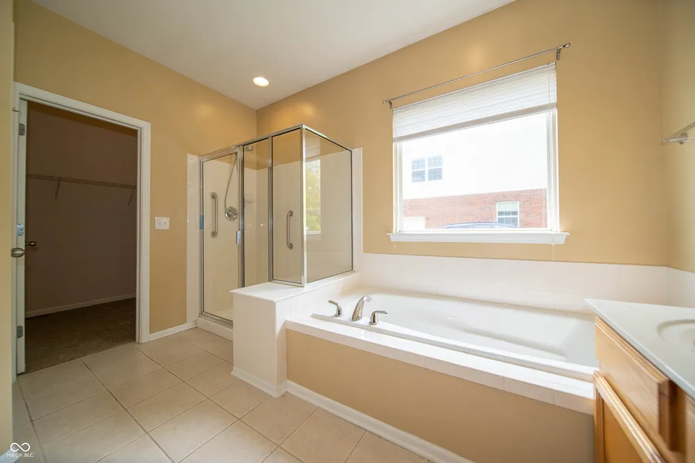 10539 Saddlestone Drive Fishers, IN 46040