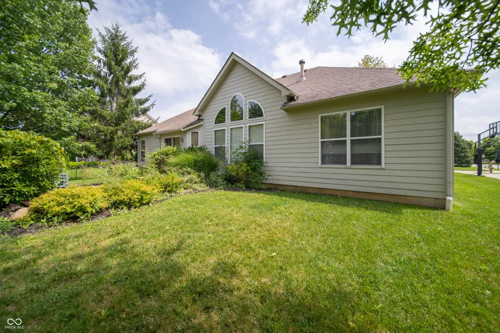 10539 Saddlestone Drive Fishers, IN 46040