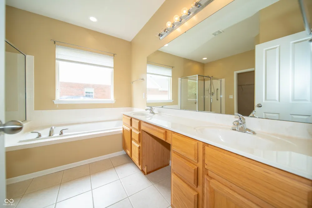 10539 Saddlestone Drive Fishers, IN 46040