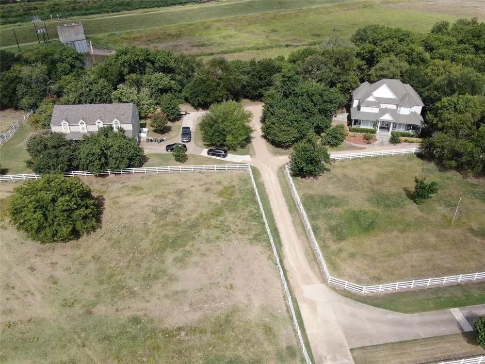 2600 Rosebud Lane Richland Hills, TX 76118