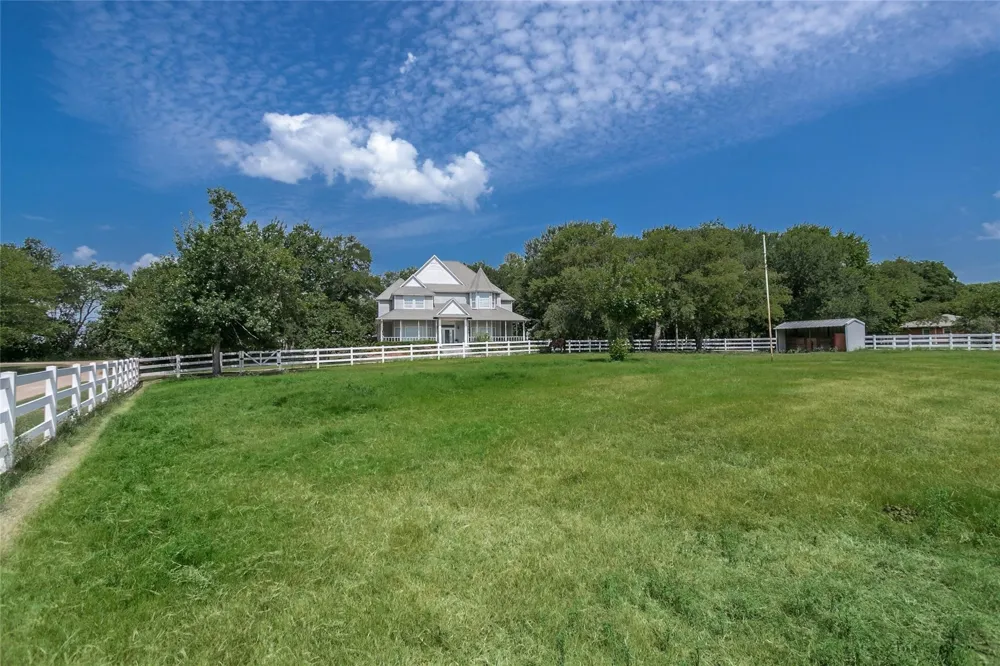 2600 Rosebud Lane Richland Hills, TX 76118
