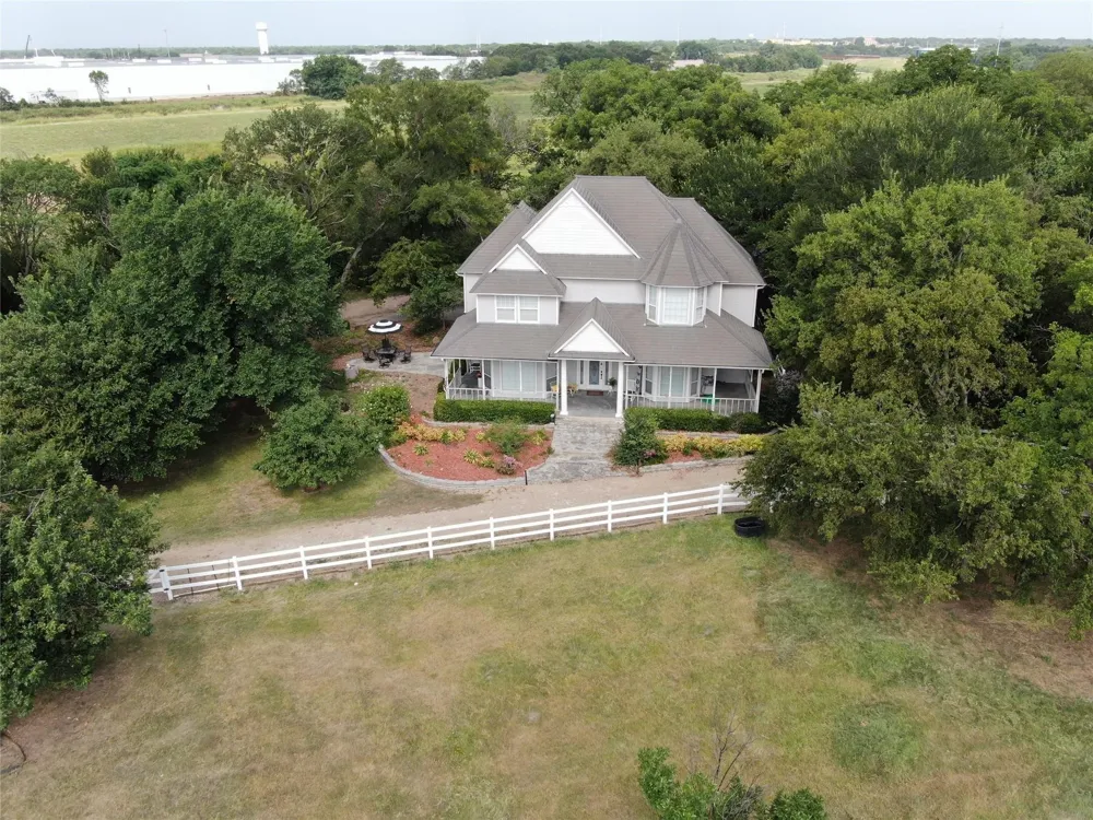 2600 Rosebud Lane Richland Hills, TX 76118