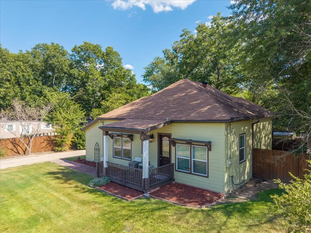 220 E Holley Street Alba, TX 75410