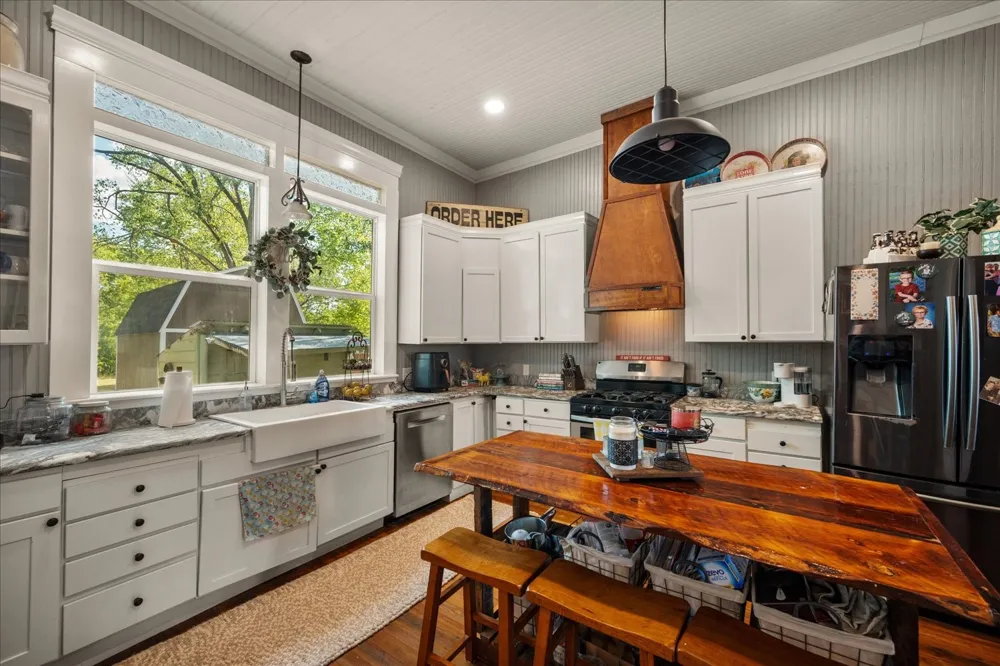 220 E Holley Street Alba, TX 75410