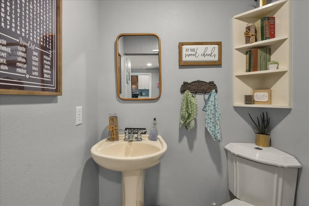 220 E Holley Street Alba, TX 75410