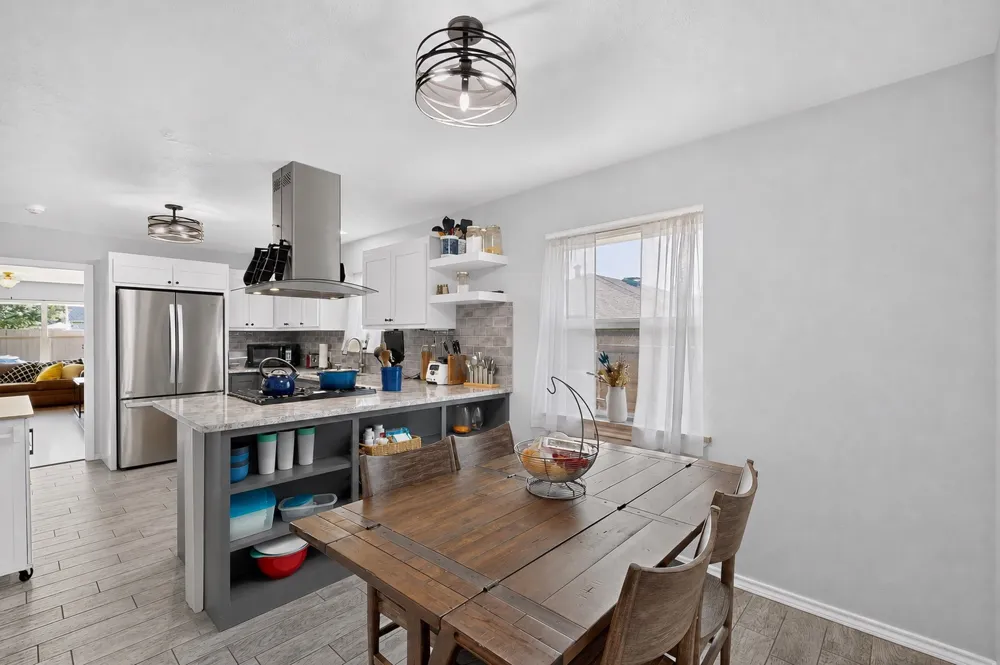 7611 El Pensador Drive Dallas, TX 75248