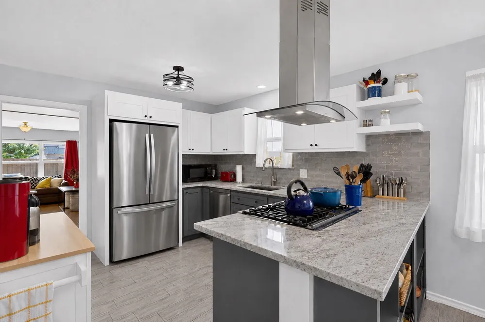 7611 El Pensador Drive Dallas, TX 75248
