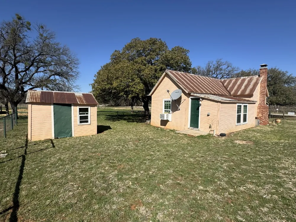 2701 County Road 117 Mingus, TX 76463