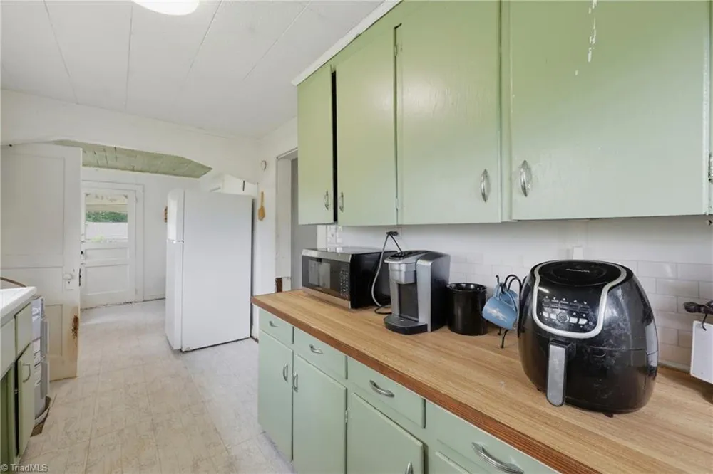 985 Traphill Road Hays, NC 28635