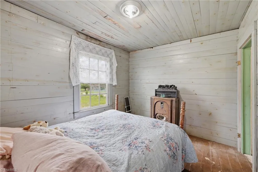 985 Traphill Road Hays, NC 28635