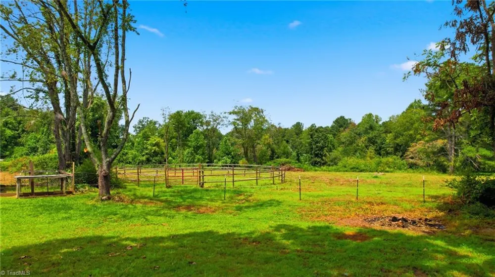 985 Traphill Road Hays, NC 28635