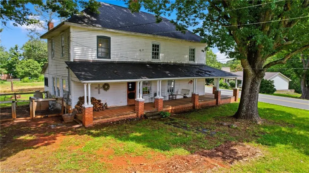 985 Traphill Road Hays, NC 28635