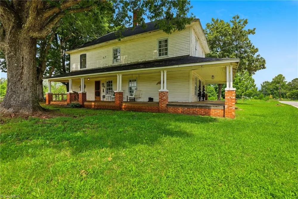985 Traphill Road Hays, NC 28635