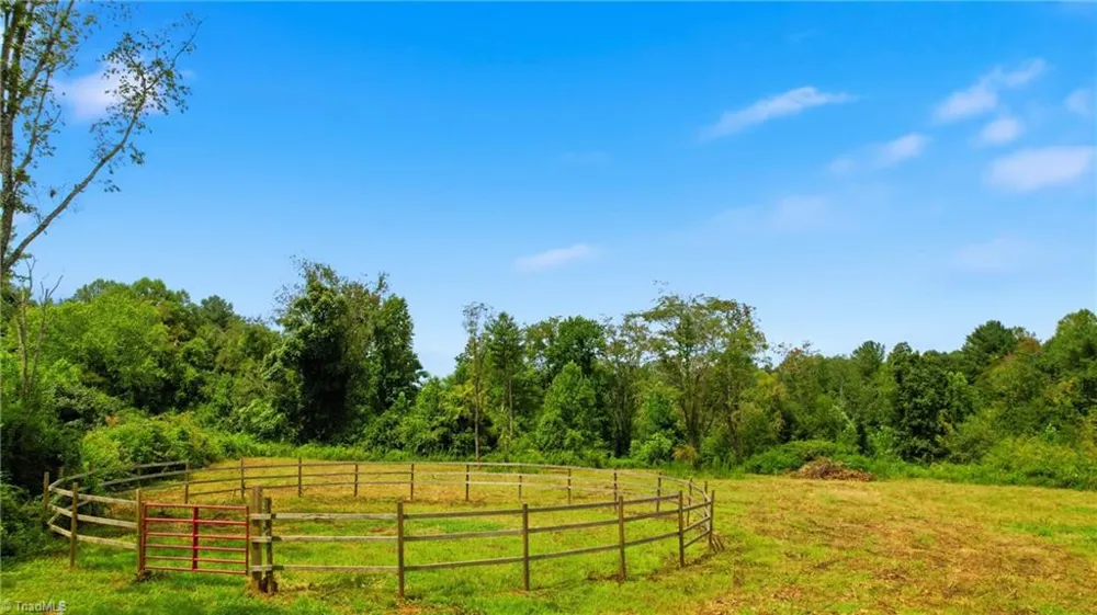 985 Traphill Road Hays, NC 28635