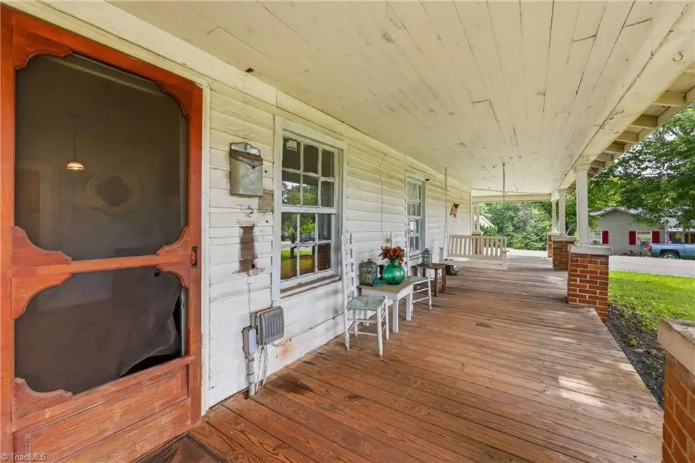 985 Traphill Road Hays, NC 28635