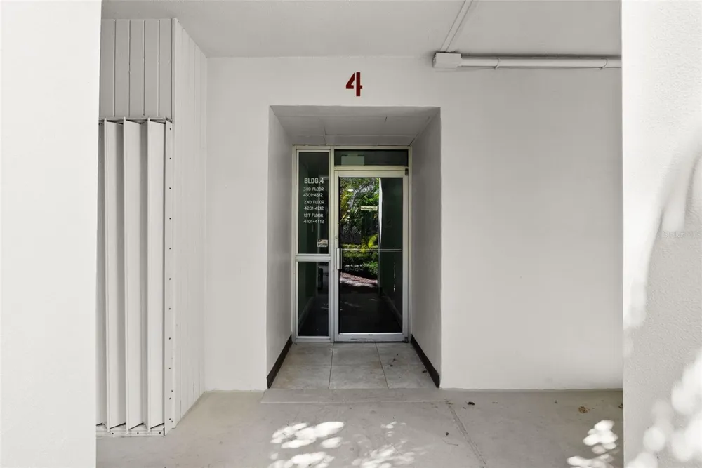 2700 BAYSHORE BOULEVARD #4106 Dunedin, FL 34698
