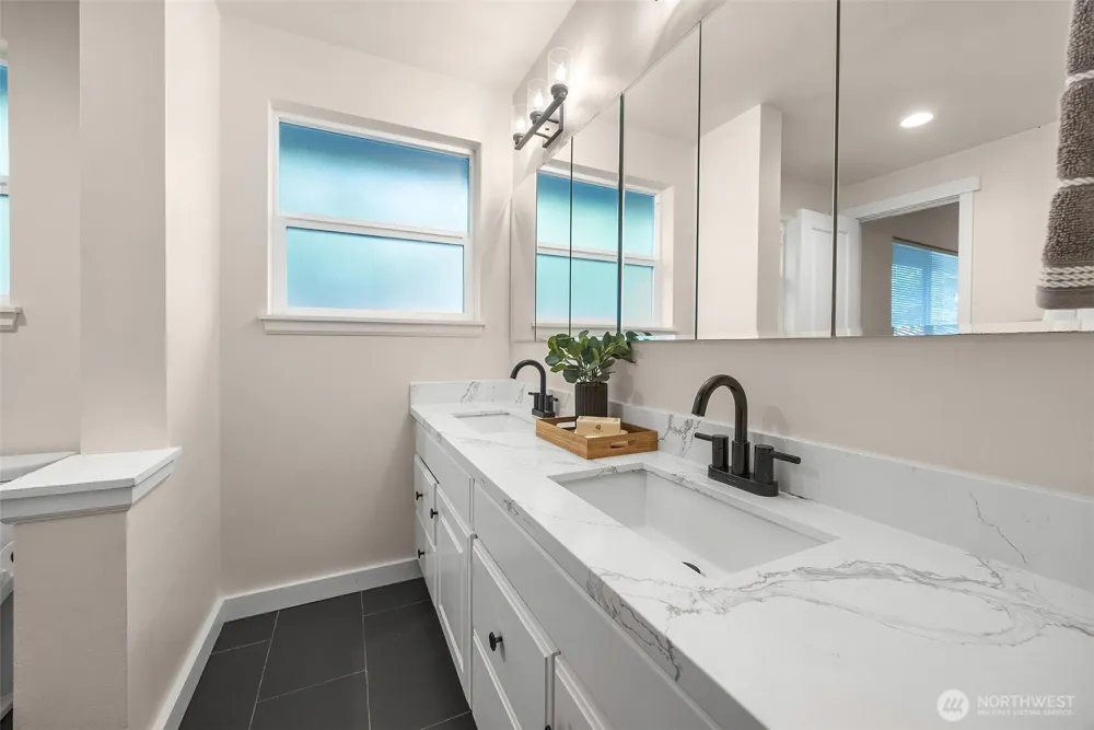 661 Birch Street Edmonds, WA 98020