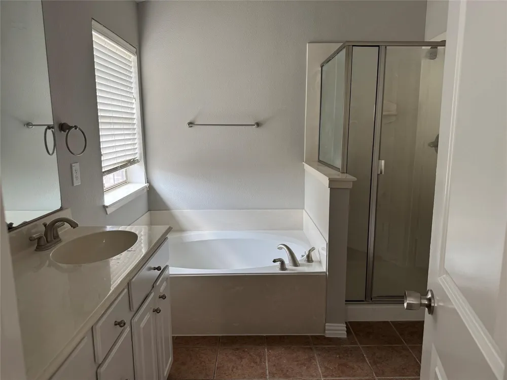 1444 Chase Lane Irving, TX 75063