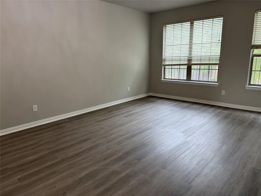 1444 Chase Lane Irving, TX 75063