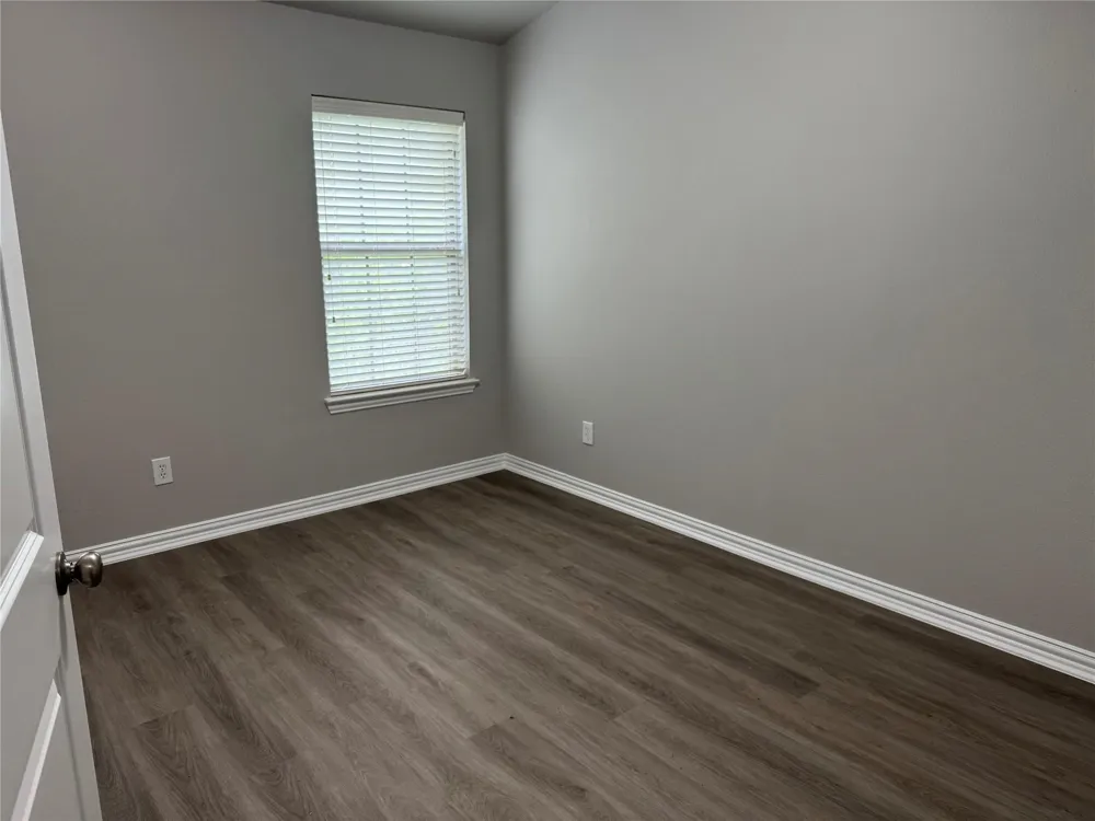 1444 Chase Lane Irving, TX 75063
