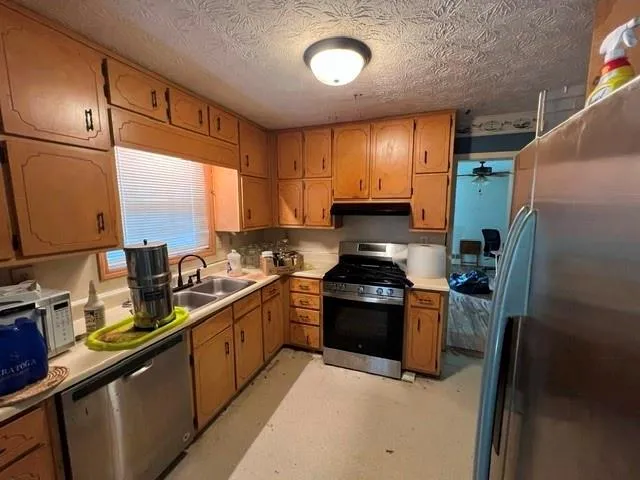 145 Bob White Drive Stockbridge, GA 30281