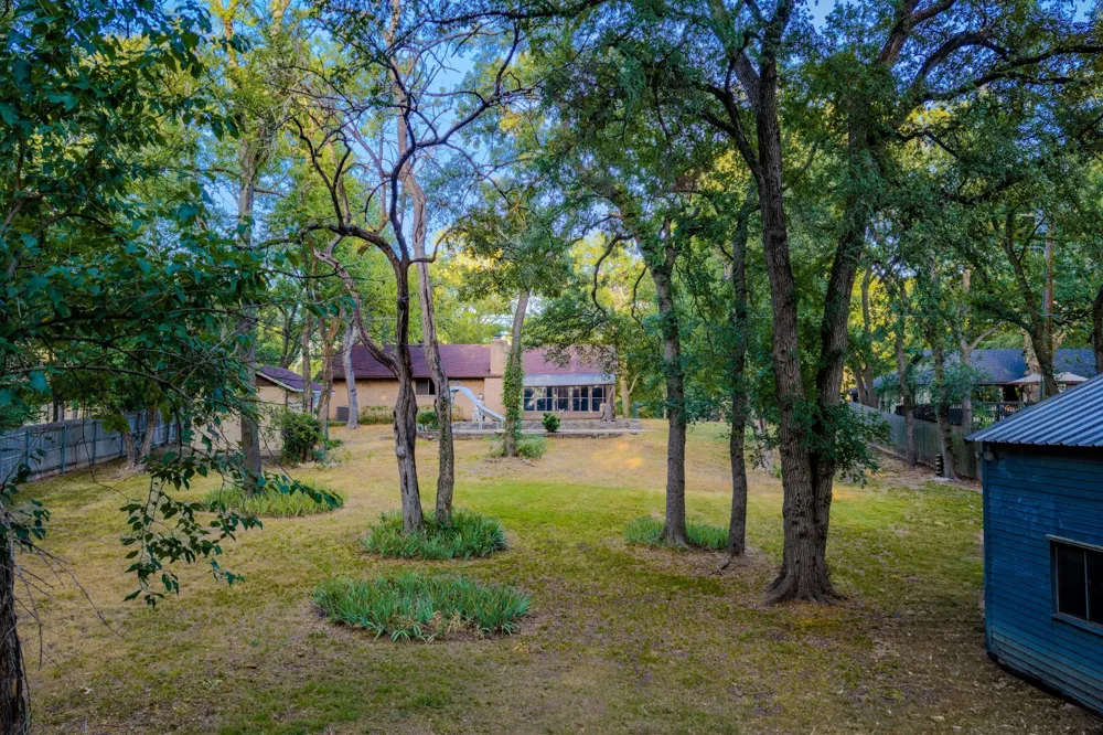 305 Shadowwood Trail Ovilla, TX 75154