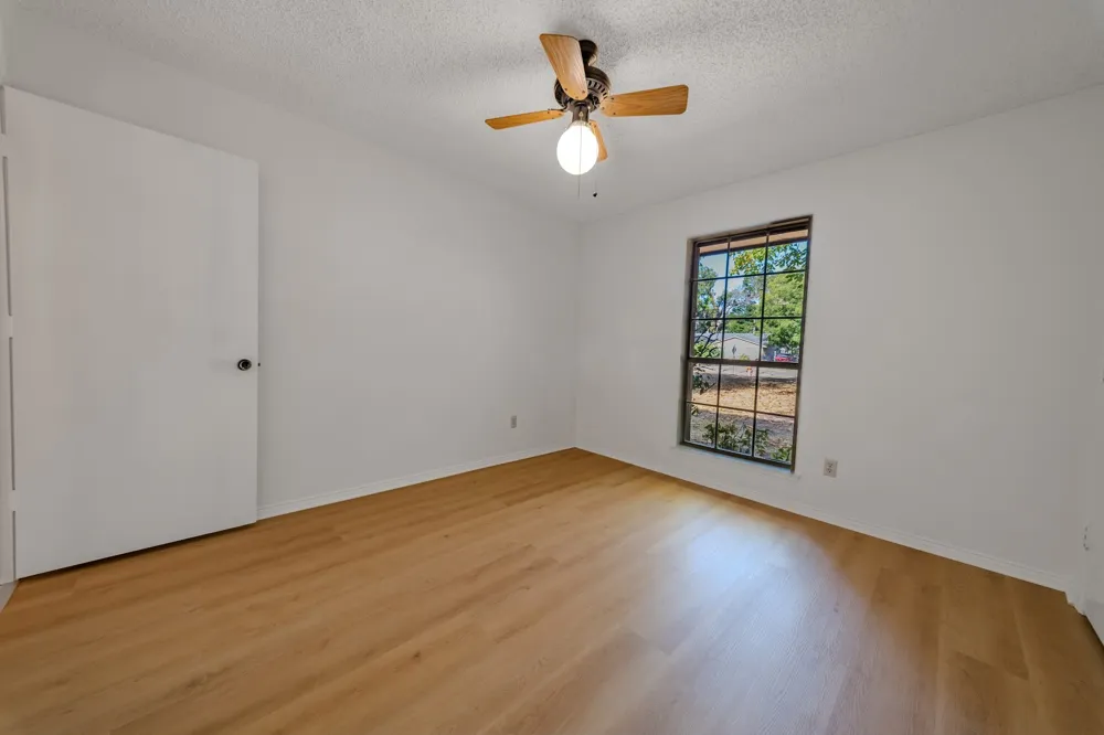 305 Shadowwood Trail Ovilla, TX 75154