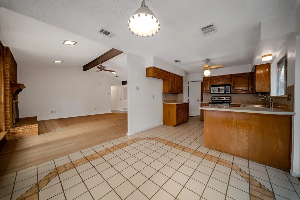 305 Shadowwood Trail Ovilla, TX 75154