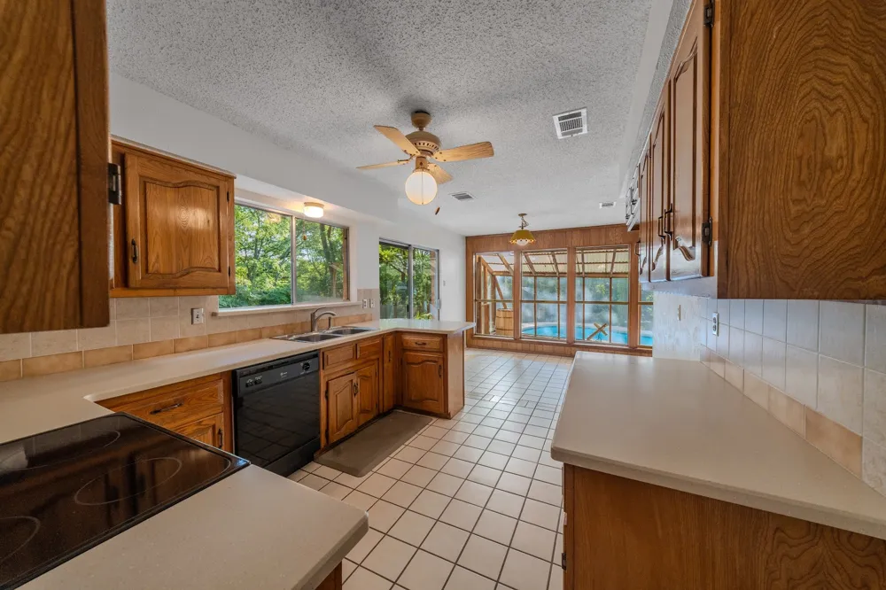 305 Shadowwood Trail Ovilla, TX 75154