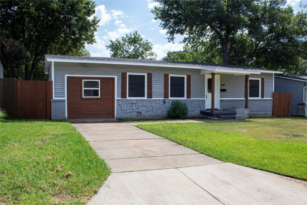 2117 Hickory Street Sherman, TX 75092