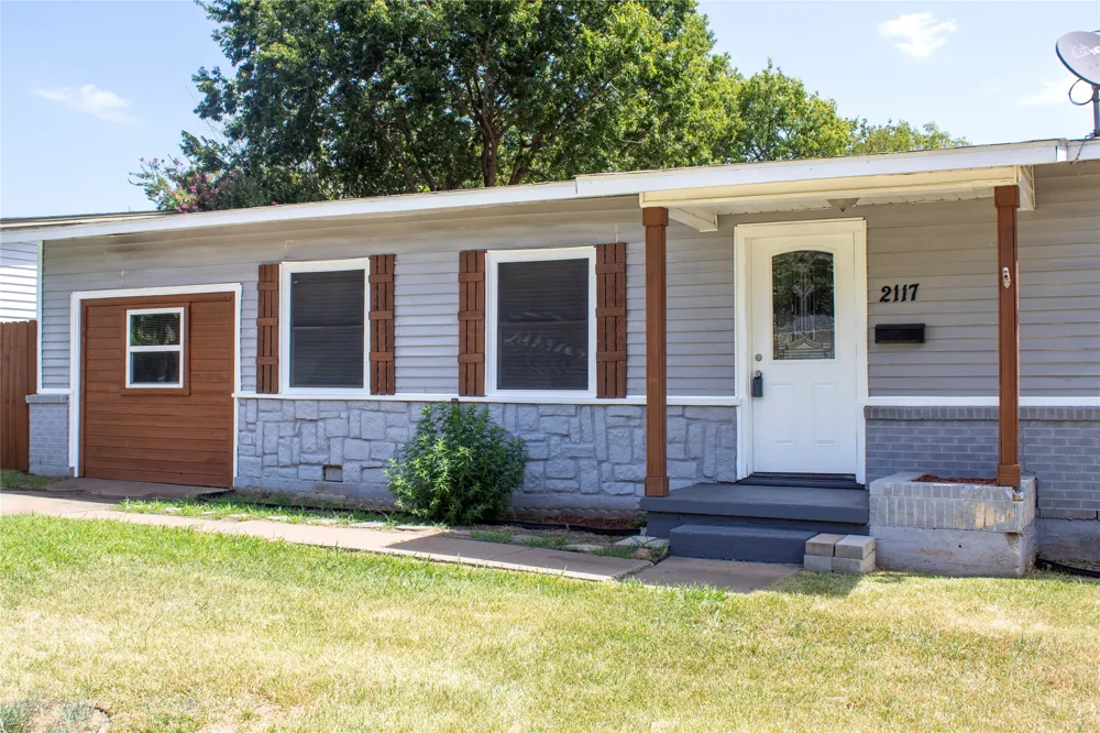 2117 Hickory Street Sherman, TX 75092