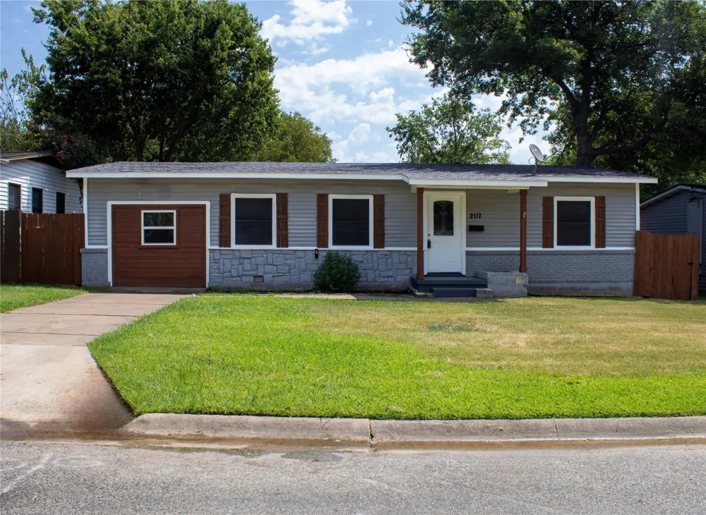 2117 Hickory Street Sherman, TX 75092