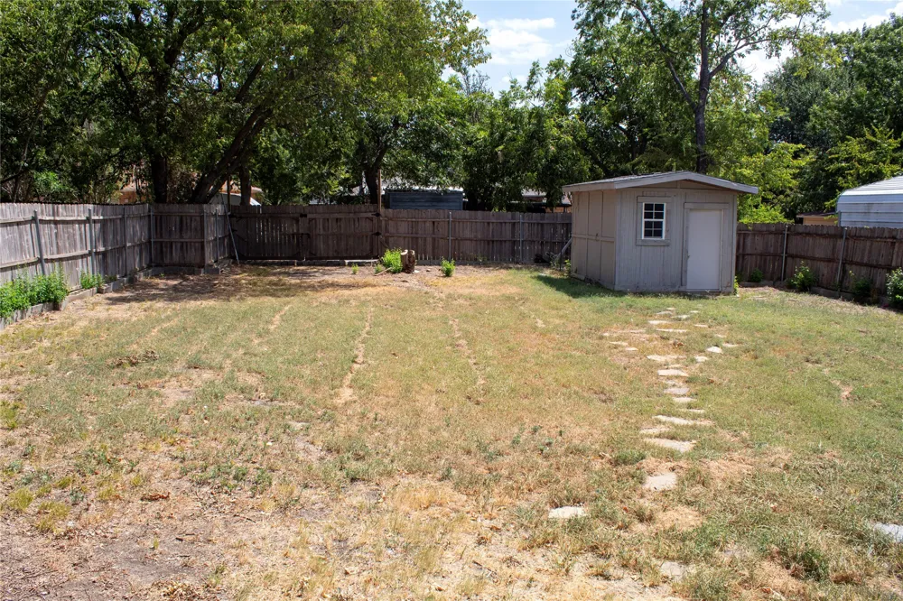 2117 Hickory Street Sherman, TX 75092