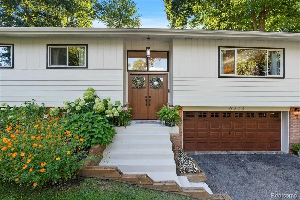 6023 Paramus Independence Charter Township, MI 48346