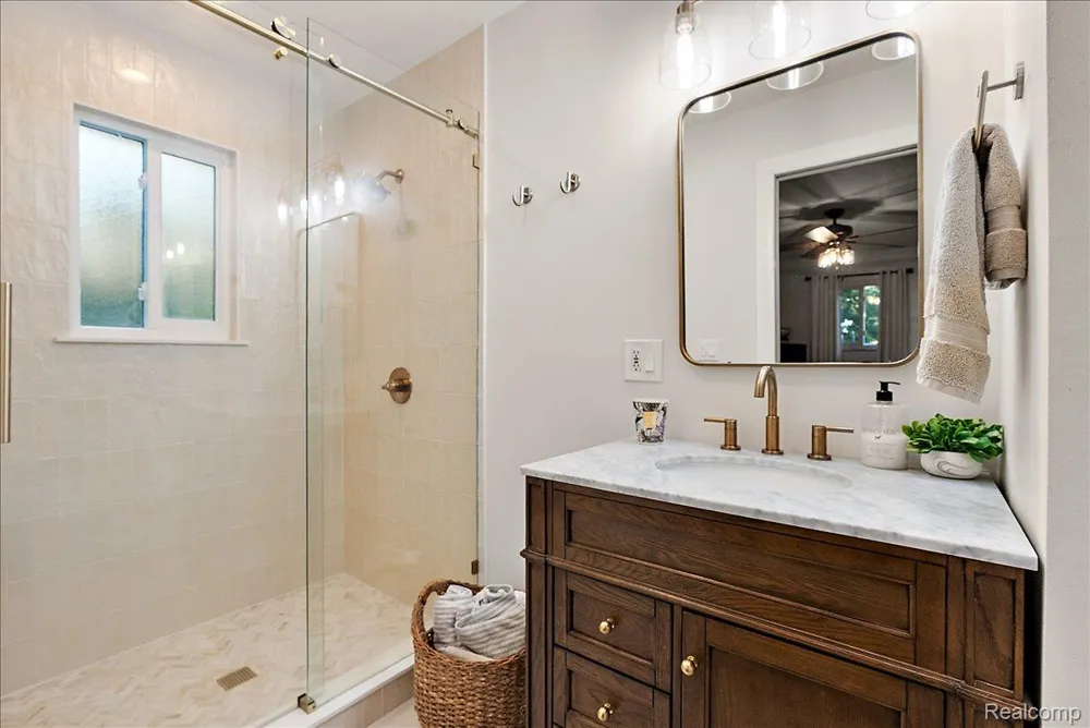 6023 Paramus Independence Charter Township, MI 48346