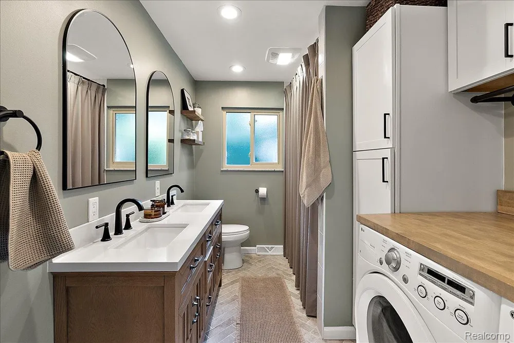 6023 Paramus Independence Charter Township, MI 48346
