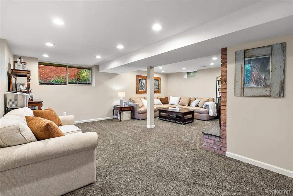 6023 Paramus Independence Charter Township, MI 48346