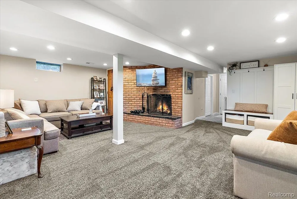 6023 Paramus Independence Charter Township, MI 48346