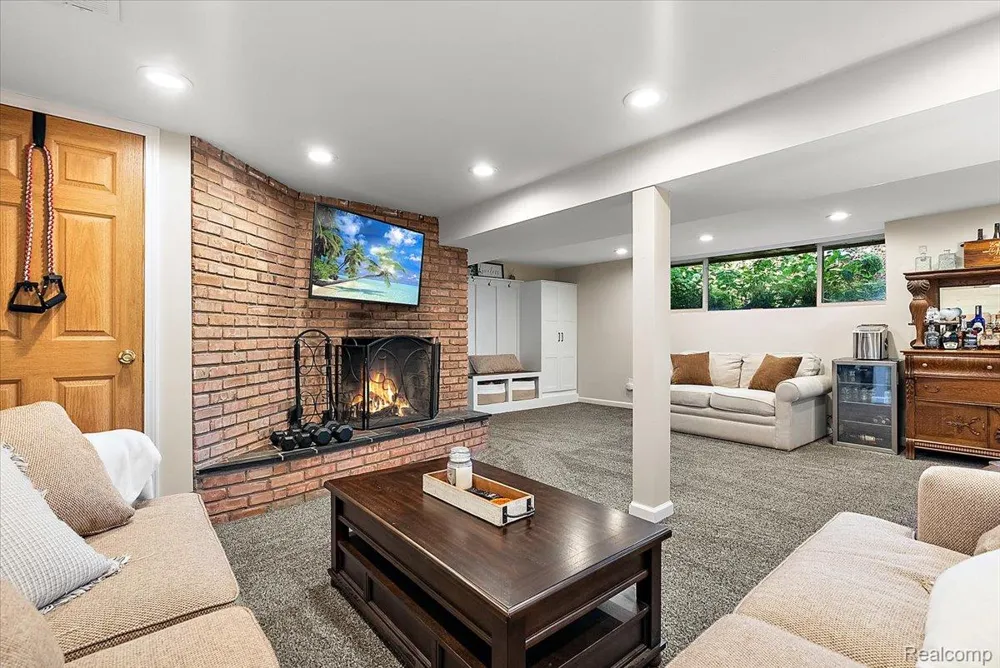 6023 Paramus Independence Charter Township, MI 48346